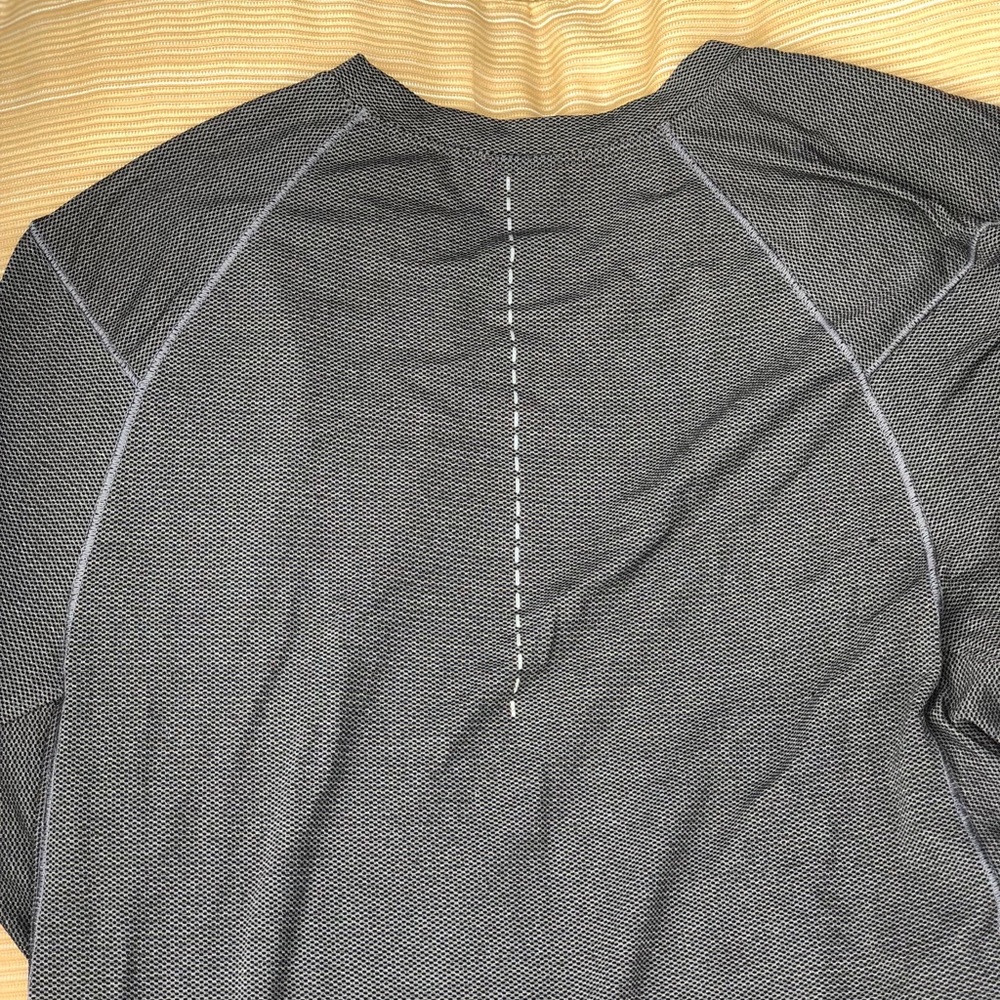 Lululemon Tee